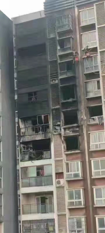 1709533341930837.jpg 281355412493.jpg